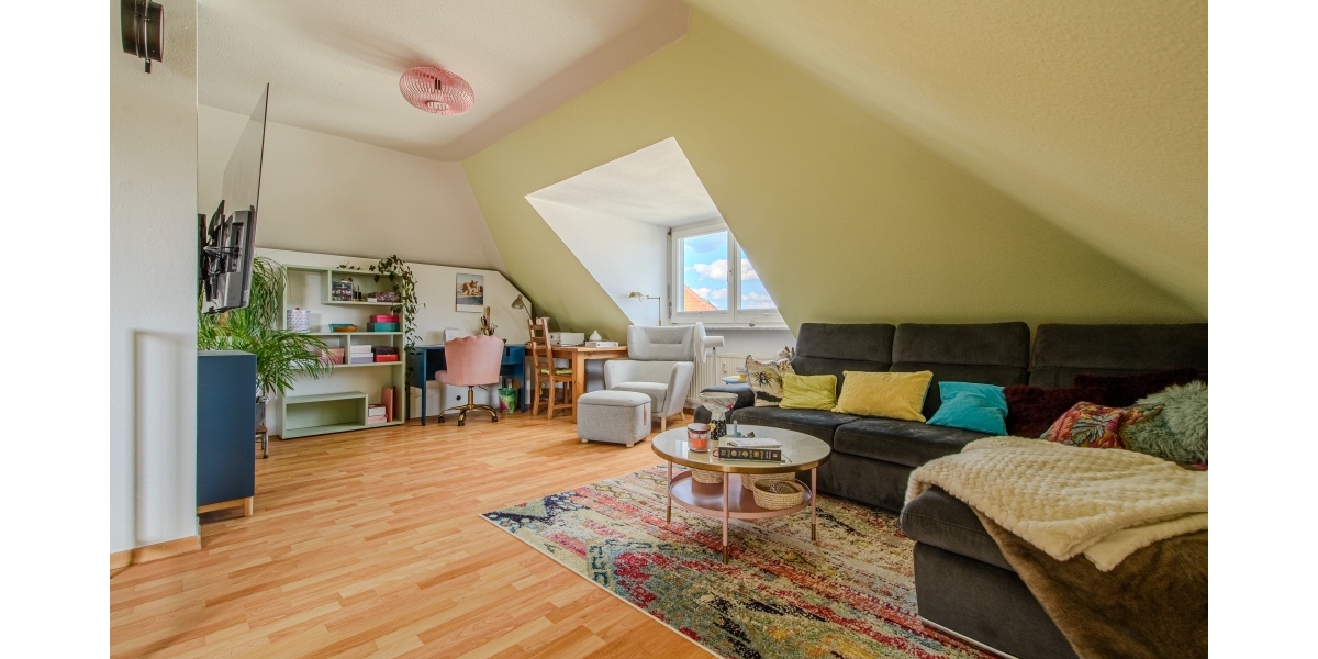 BEZUGSFREI – GEMÜTLICHE MAISONETTE – DACHTERRASSE – DUSCHBAD MIT FENSTER – TG-PARKER 2 zimmer