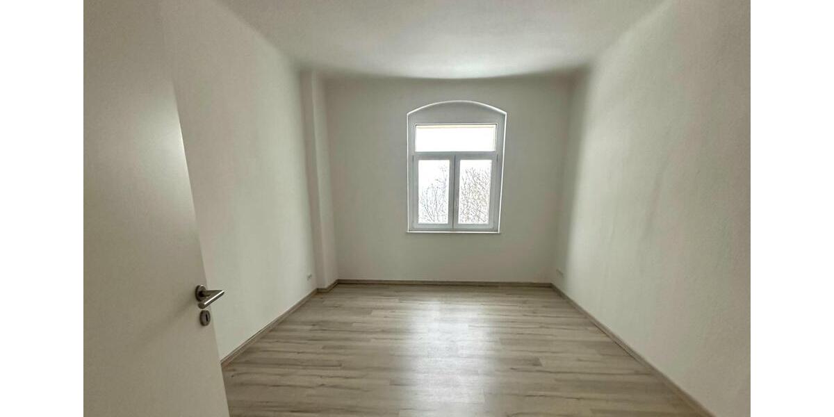 Ansprechende 5-Raum-Wohnung im 1.OG zur Miete in Dresden Gorbitz - Wentzel Dr. 5 zimmer