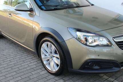 Opel Insignia 122.408 km 11.450 &euro; Radebeul-Dresden 01445