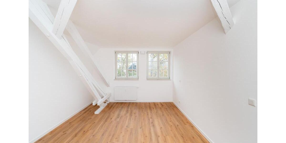 Exklusiver Erstbezug: 6-Zimmer-Dachgeschosswohnung im denkmalgeschützten Lahmann-Sanatorium. 6 zimmer