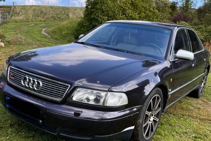 Audi A8 285.000 km 5.000 € Großschirma 09603