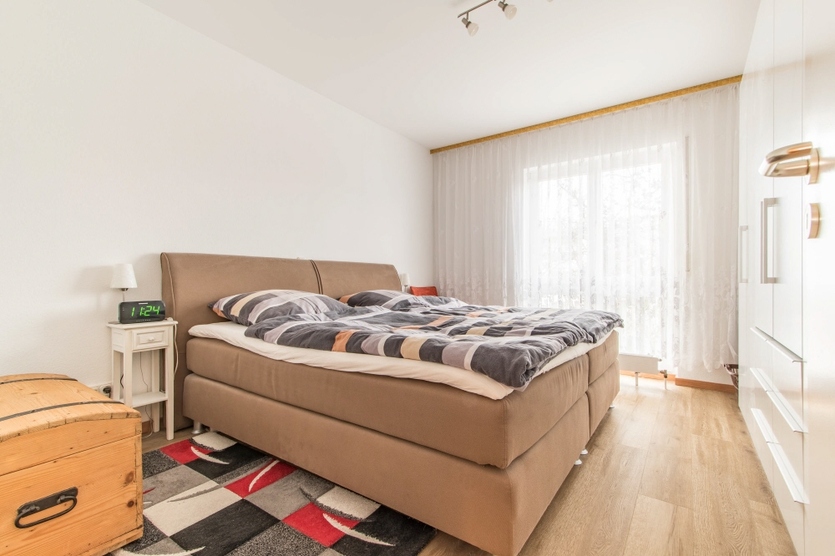 BEZUGSFREI – GROSSE TERRASSE – TAGESLICHTBAD MIT WANNE & DUSCHE – TOP LAGE – STELLPLATZ 2 zimmer