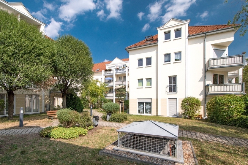 FÜR EIGENNUTZER – BÈL ETAGE – HELL & FREUNDLICH – BALKON – WANNENBAD – TIEFGARAGENSTELLPLATZ