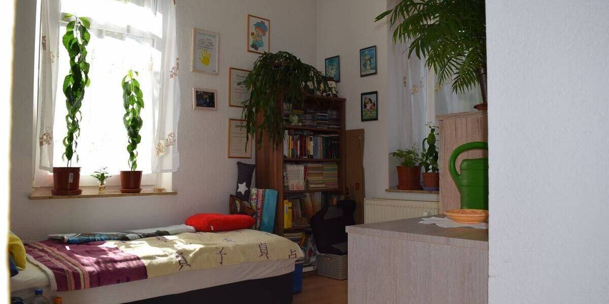 Gemütliche 3 Raumwohnung mit tollen Mietern und Außenstellplatz 3 zimmer