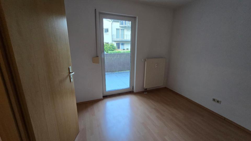 Erdgeschoßwohnung Pirna - 3 Zimmer, 74 m&sup2;, 600&euro; | Angebot:26384045