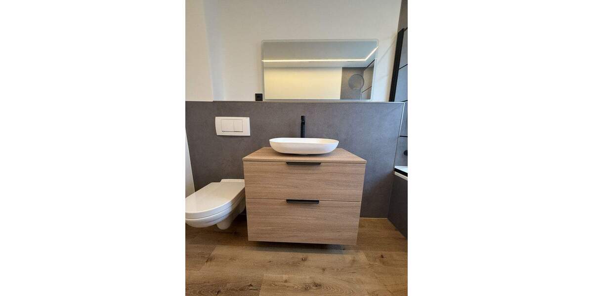 Luxus Erdgeschosswohnung mit 20 m² Terrasse & Garten - hochwertig saniert, ruhig, privat - prov-frei 3 zimmer