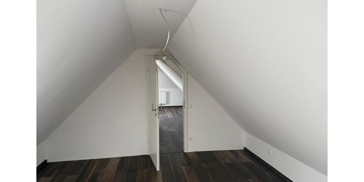 Dachgeschoßwohnung Königsbrück - 3 Zimmer, 100 m&sup2;, 680&euro; | Angebot:26445147