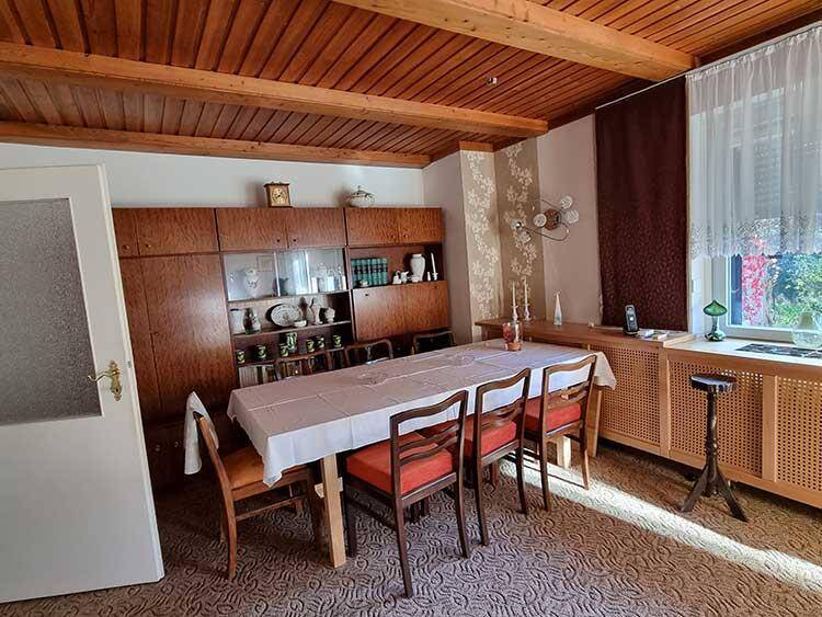 **Zwischen Blüten und Dornen - Schönes Einfamilienhaus mit Sanierungsbedarf**