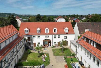 traumhafte idyllische 4-Raum Wohnung mit Terrassen + Garten + EBK 4 zimmer