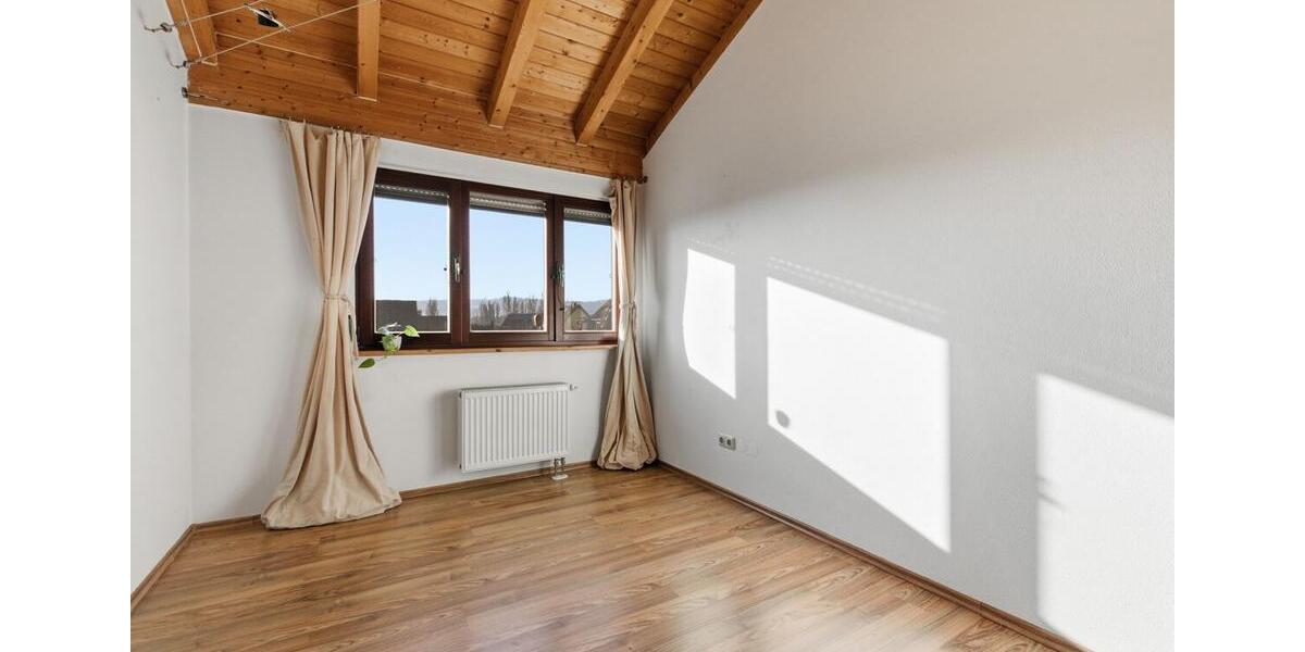 Familienfreundliches Reihenendhaus mit Garten zur Miete in Radebeul-Naundorf! 5 zimmer