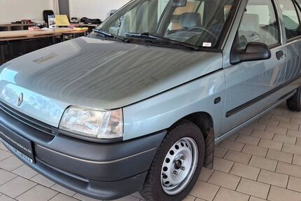 Renault Clio 13.668 km 3.990 &euro; Heidenau 01809