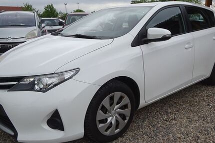 Toyota Auris 233.429 km 5.300 &euro; Dresden 01219