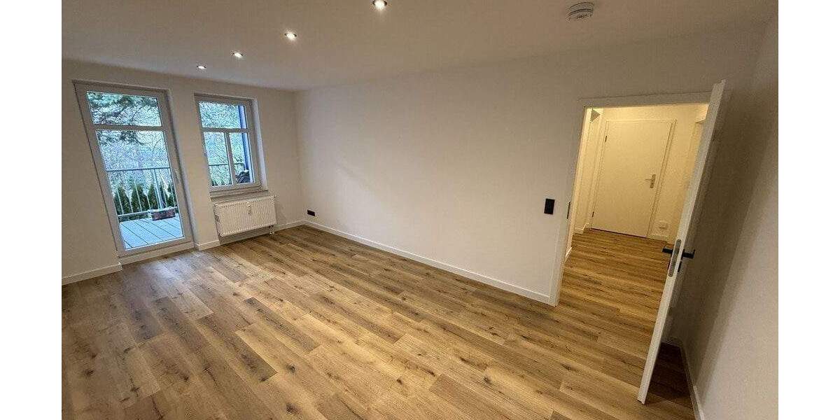 Luxus Erdgeschosswohnung mit 20 m² Terrasse & Garten - hochwertig saniert, ruhig, privat - prov-frei 3 zimmer