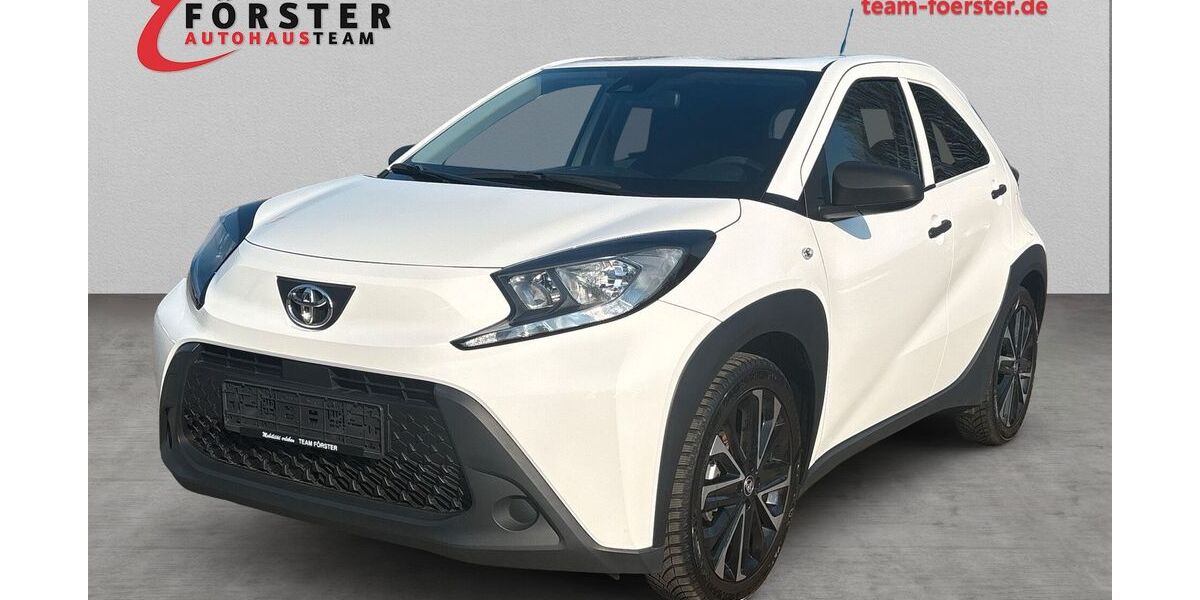Toyota Aygo (X) 5.650 km 14.490 &euro; Pirna 01796