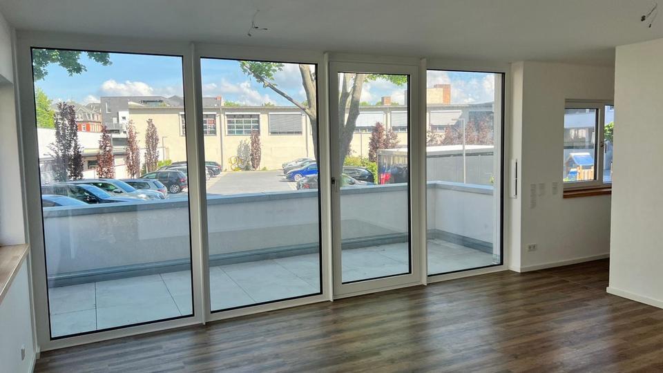 Stilvolle 2,5-Zimmer-NeubauWohnung mit Einbauküche & Stellplatz