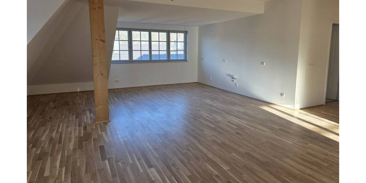 Etagenwohnung Pirna - 4 Zimmer, 129 m&sup2;, 1.488&euro; | Angebot:26515687
