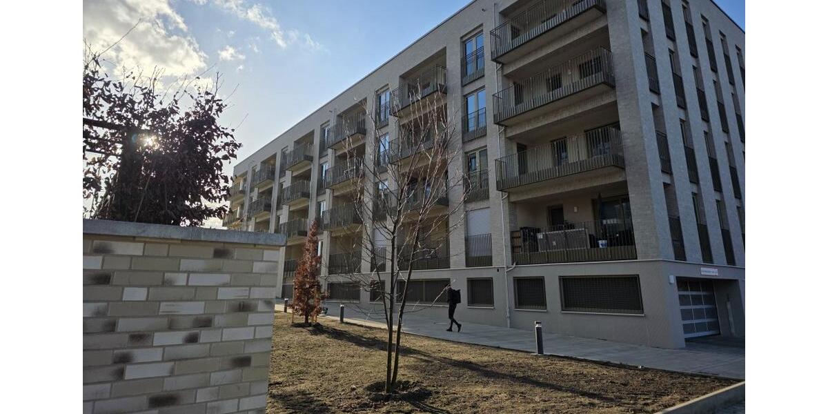 Etagenwohnung Dresden Neustadt - 4 Zimmer, 107 m&sup2;, 1.925&euro; | Angebot:26483003