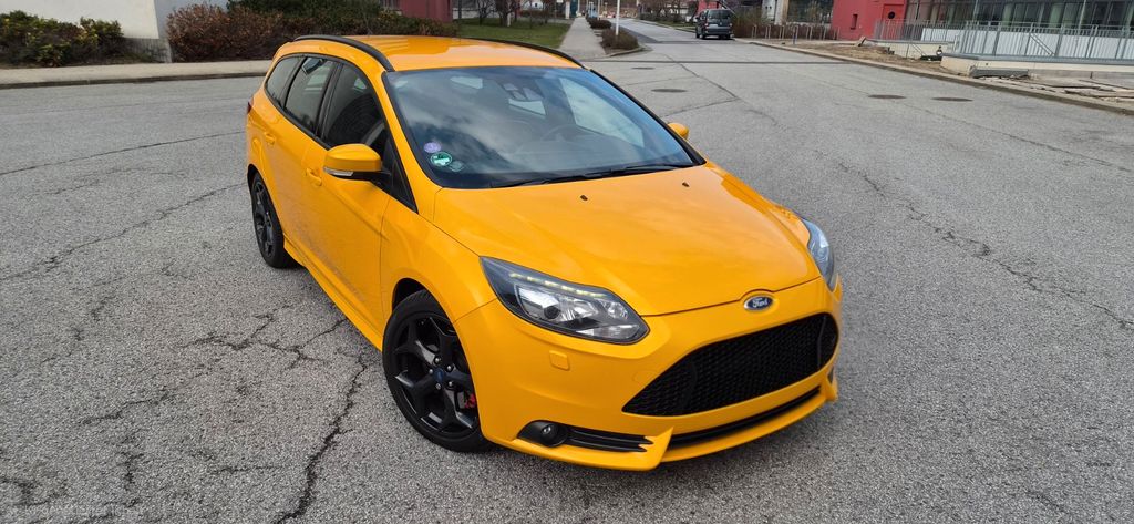 Ford Focus 110.000 km 13.250 &euro; Dresden 01109