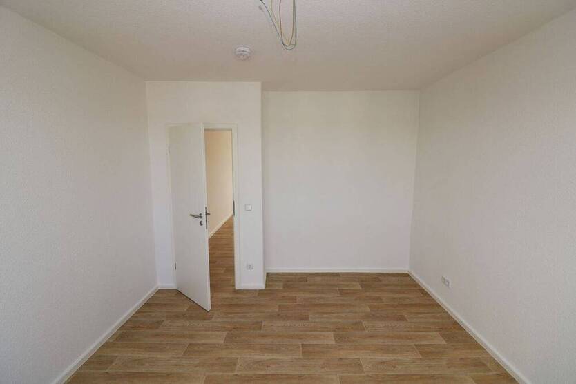 Kinderlachen willkommen...sanierte 5-Raum-FamilienWohnung mit Balkon!!!