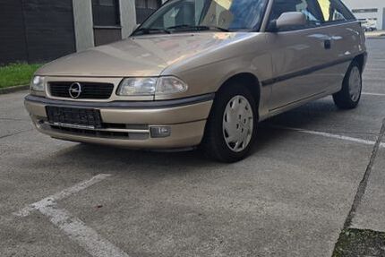 Opel Astra 97.000 km 1.500 € Dresden 01237