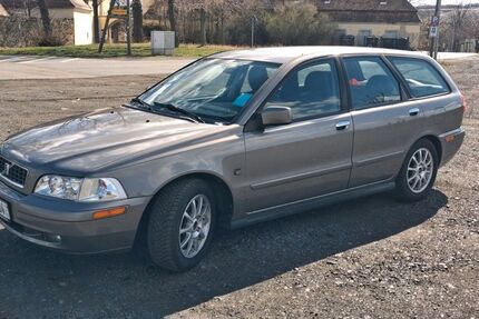 Volvo V40 216.000 km 2.200 &euro; Kreischa 01731