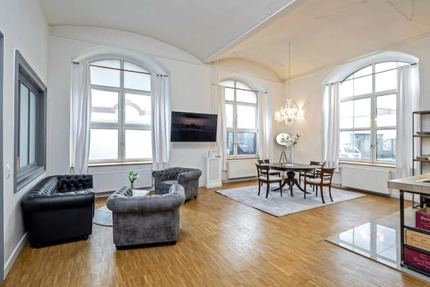 Einzigartiges Loft mit 4,5m Deckenhöhe + separatem Atelier 3 zimmer