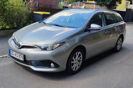 Toyota Auris 99.999 km 10.000 &euro; Radeberg 01454