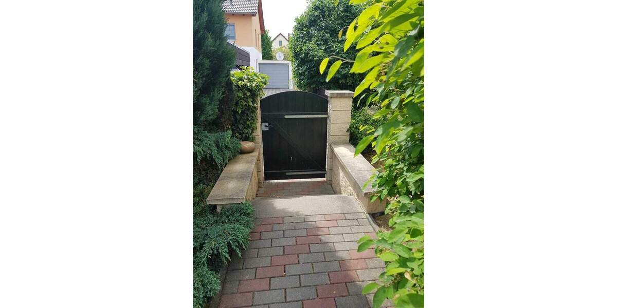 Weinböhla: Reihenendhaus mit schönem Grundstück in ruhiger Wohnlage 5 zimmer