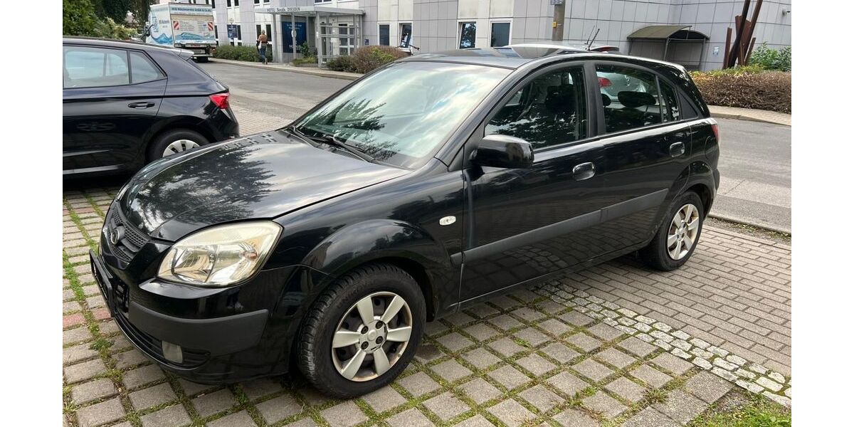 Kia Rio 246.000 km 1.700 &euro; Dresden 01139
