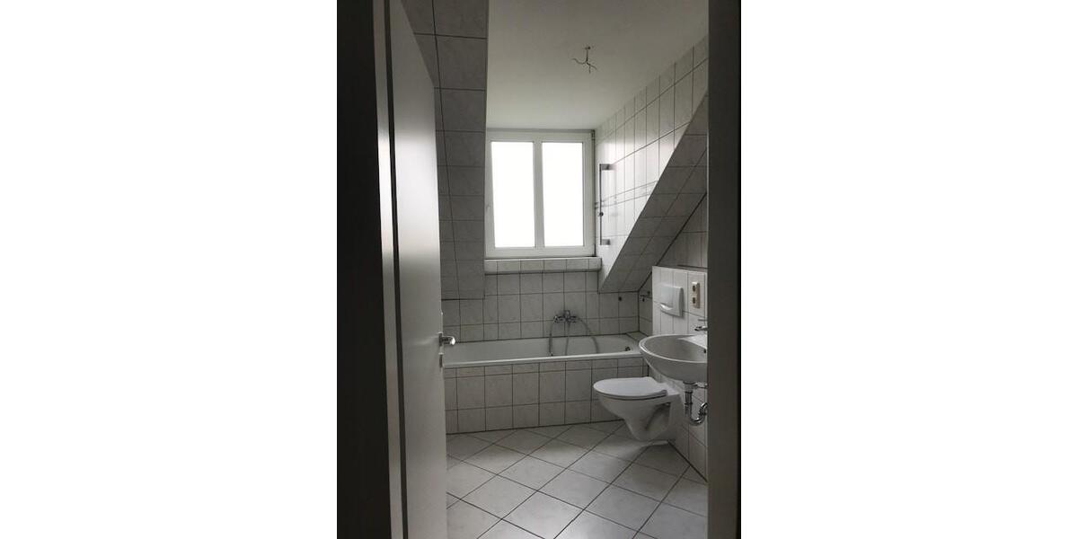 16009102016 - Schöne helle und ruhige 3-Raum-Wohnung im Dachgeschoss mit kleinem Balkon 3 zimmer