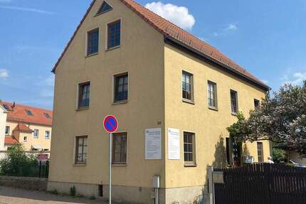 Kleines Mehrfamilienhaus plus Baugrundstück in Weinböhla! 1 zimmer