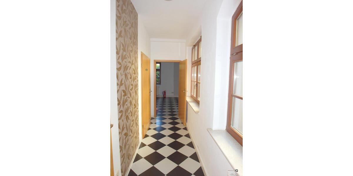 Preiswerte Gewerbe- oder Freizeit-Räume über zwei Etagen in der 