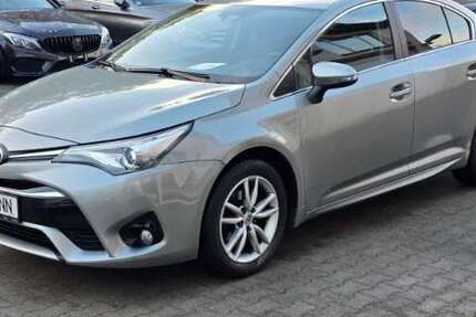 Toyota Avensis 83.000 km 14.680 &euro; Dresden 01309