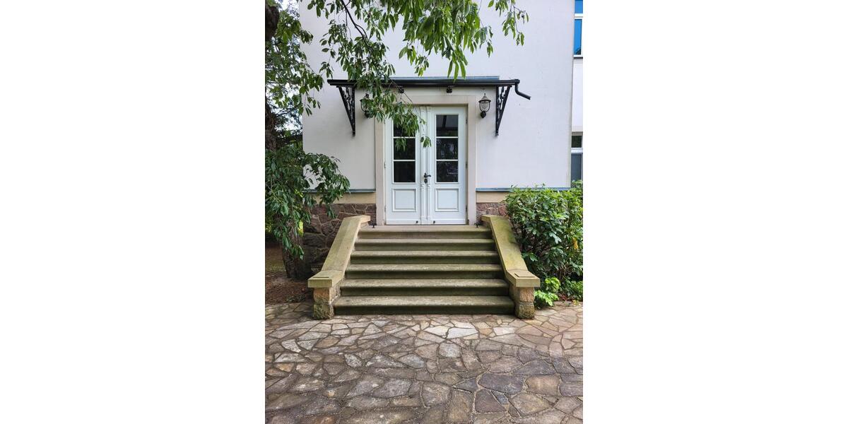 Villa Radebeul - 12 Zimmer, 429 m&sup2;, 1.190.000&euro; | Angebot:27300979