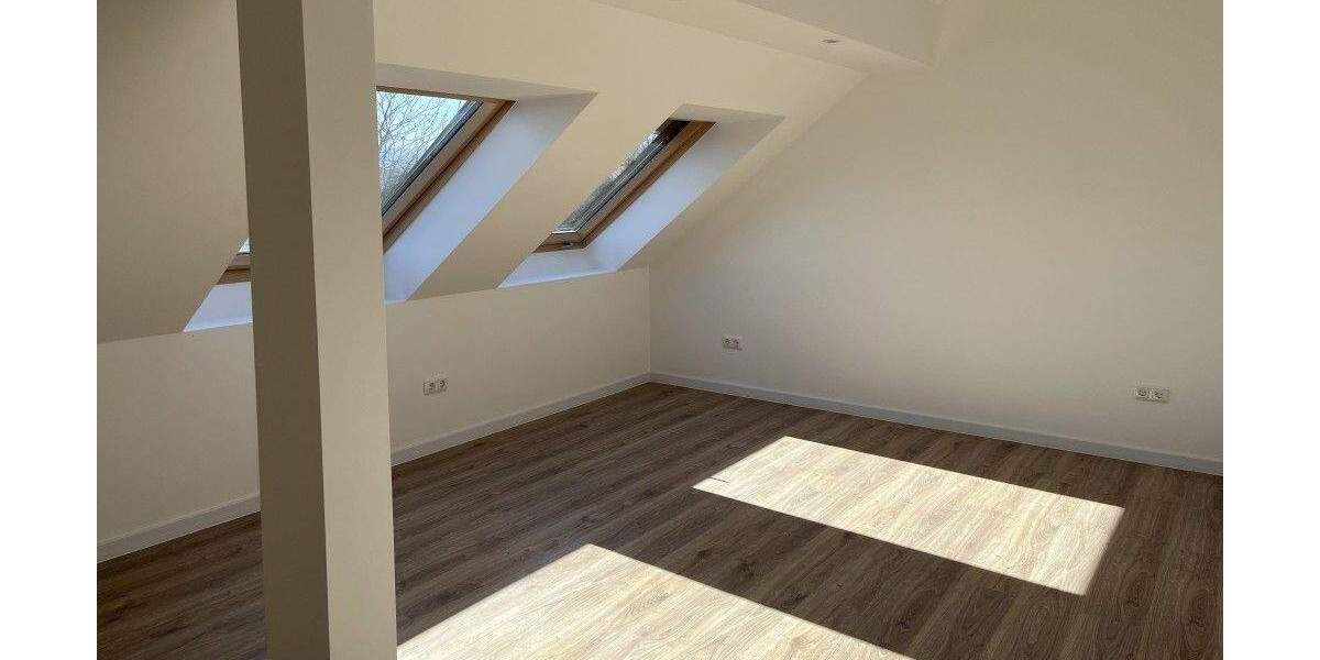 Etagenwohnung Dresden Cotta - 5 Zimmer, 119 m&sup2;, 1.500&euro; | Angebot:25631929