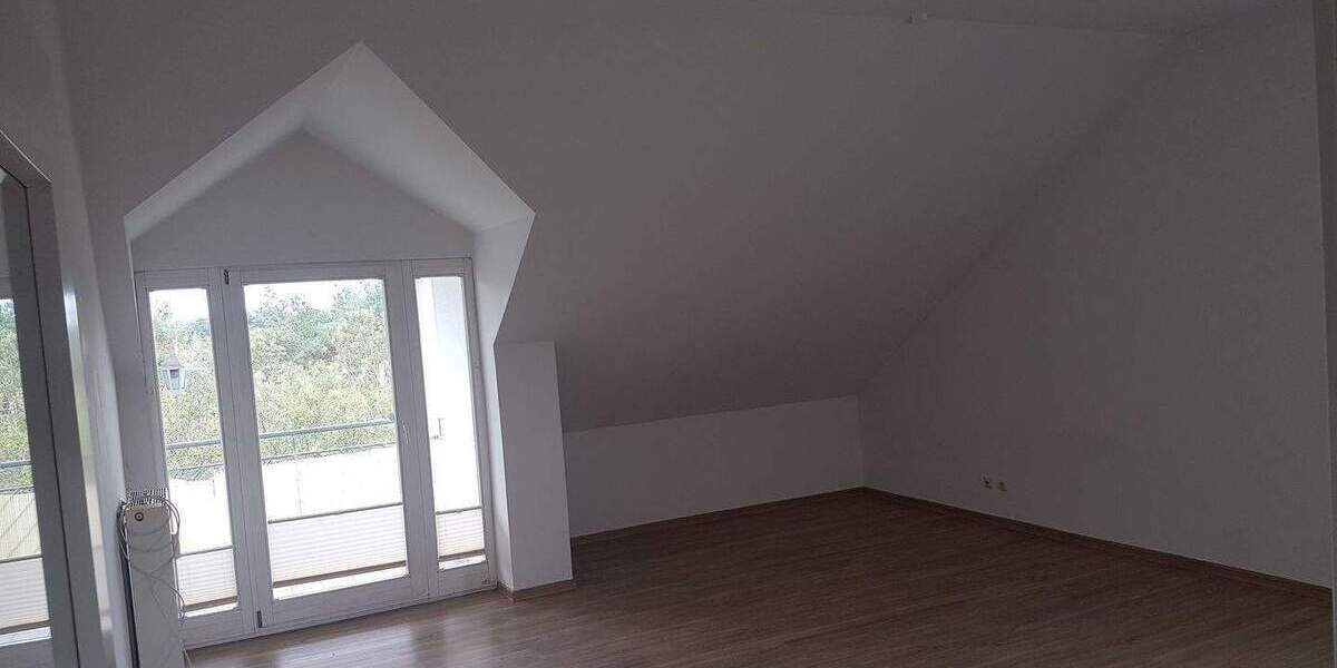 Etagenwohnung Arnsdorf - 2 Zimmer, 74 m&sup2;, 146.000&euro; | Angebot:25685107