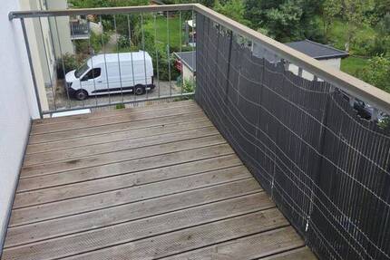 Heimelige 2-Zimmerwohnung mit Balkon, Tageslichtbad mit Wanne und herrlichem Blick!