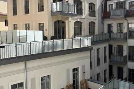 Moderne Wohnung mit Flair und bemerkenswerter Ausstattung! Loggia, EBK, Lift!