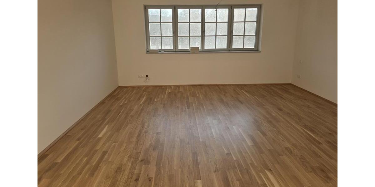 Dachgeschoßwohnung Pirna - 4 Zimmer, 129 m&sup2;, 1.488&euro; | Angebot:25422972