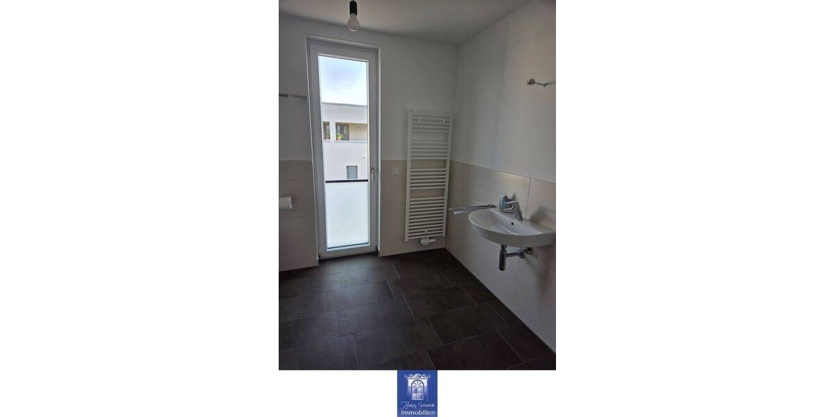 Etagenwohnung Dresden Klotzsche - 3 Zimmer, 75 m&sup2;, 1.366&euro; | Angebot:26779535