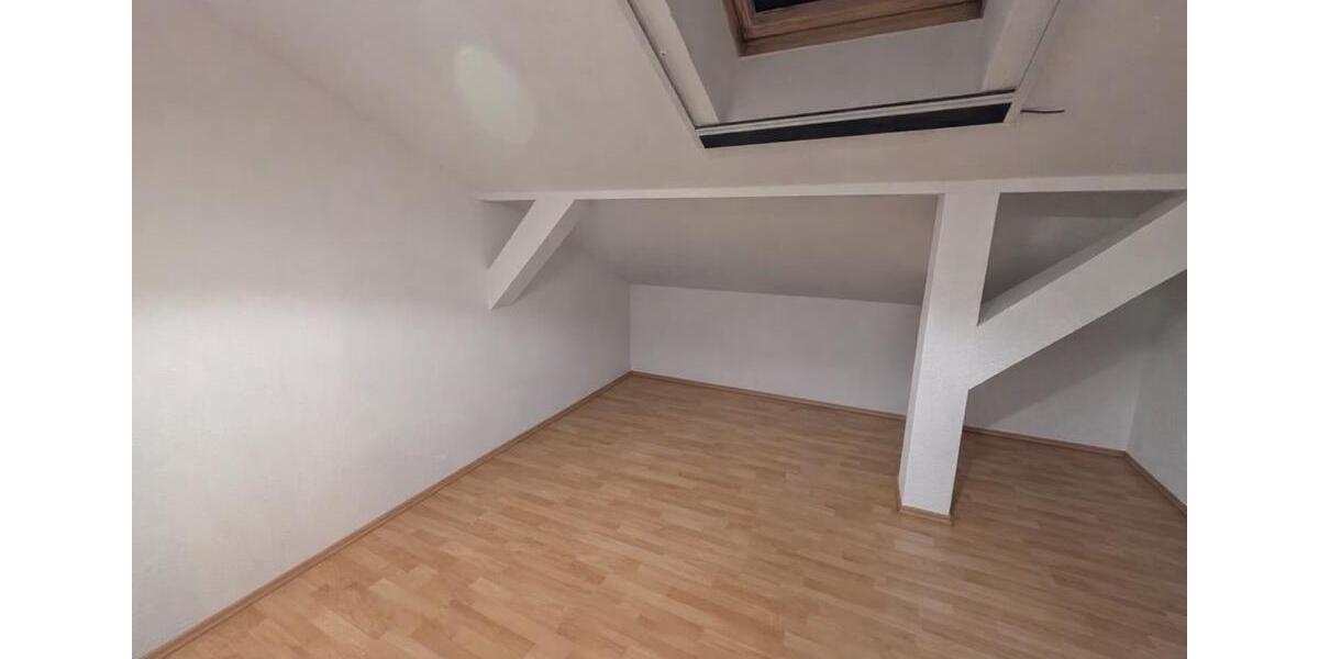 Dachgeschoßwohnung Dresden Pieschen - 2 Zimmer, 46 m&sup2;, 135.000&euro; | Angebot:27192226