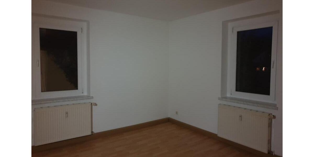 Ruhige frisch renovierte 3 Zimmer Wohnung mit eigenem Garten 3 zimmer