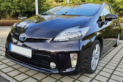 Toyota Prius 184.060 km 9.200 &euro; Halsbrücke 09633