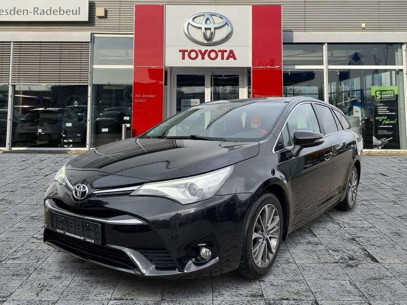 Toyota Avensis 81.247 km 16.990 € Dresden 01139