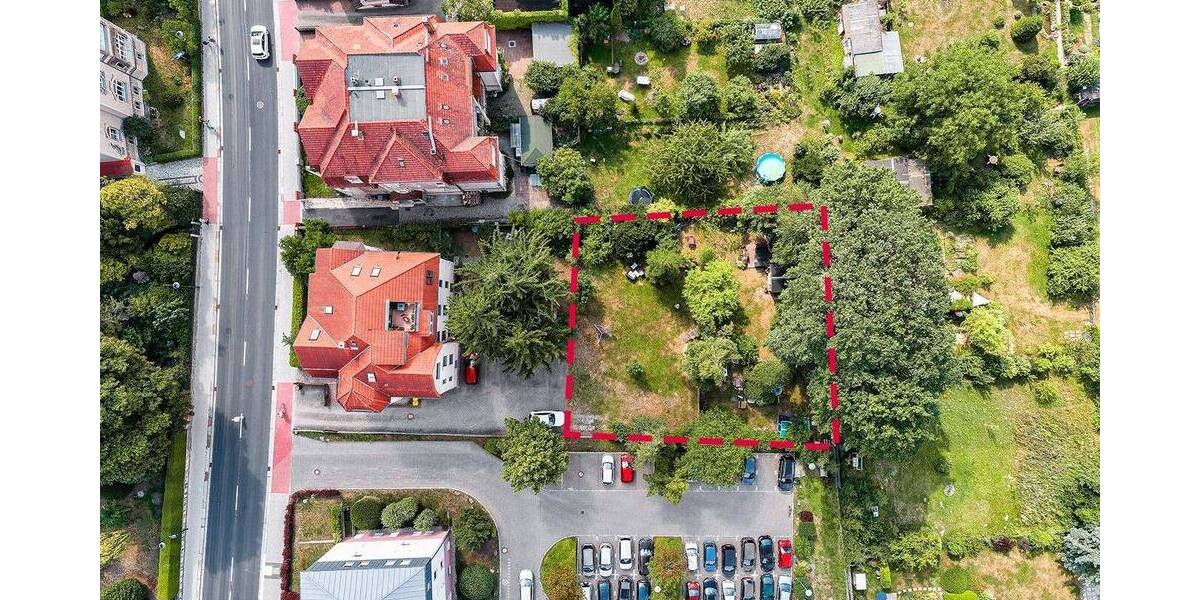 Bauland (EFH od. MFH) in guter Radeberg-Lage: gewachsene Villengegend, zweite Baureihe zimmer