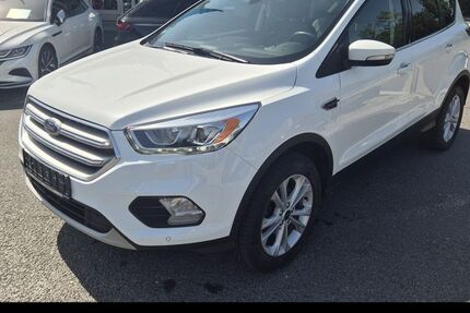 Ford Kuga 57.314 km 12.400 &euro; Pirna 01796