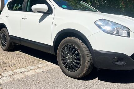 Nissan Qashqai 159.108 km 5.890 &euro; Dresden 01187