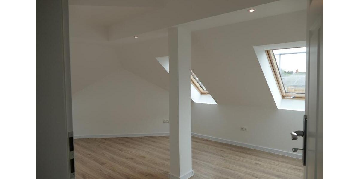 Dachgeschoßwohnung Dresden Cotta - 4 Zimmer, 120 m&sup2;, 1.500&euro; | Angebot:21638900