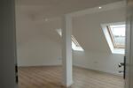 Wunderschöne Dachgeschoss-Wohnung in ruhiger und grüner Lage ab sofort zu vermieten! 4 zimmer