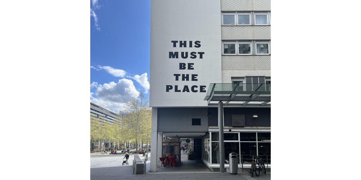 This Must Be The Place! zimmer